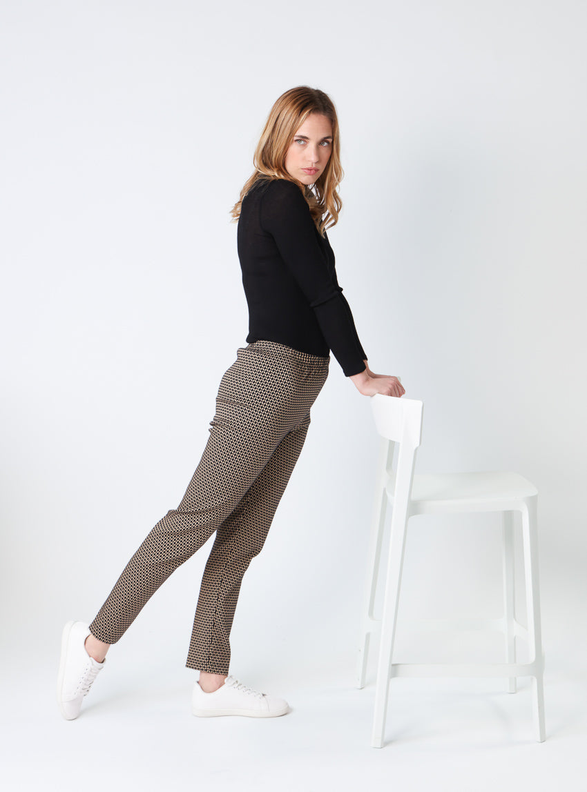Pantalon femme stretch imprimé noir camel